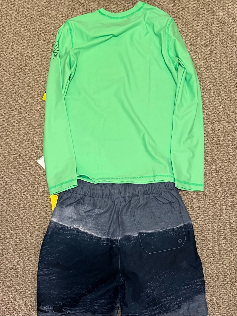 Gap Kids Green Long-Sleeve Rash Guard & Surf Print Swim Trunks Set Boys Large